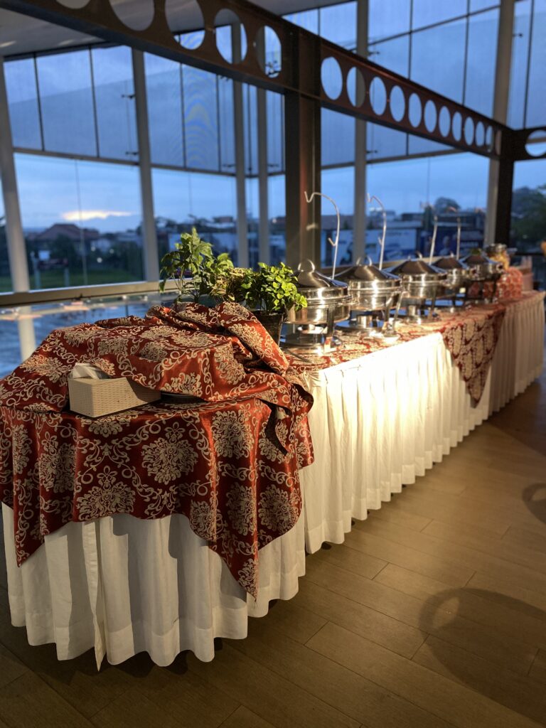 Menghitung porsi menu prasmanan